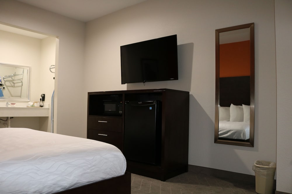 Scottish Inn and Suites IAH Airport 25/46