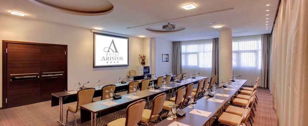 Aristos Hotel Zagreb 50/56