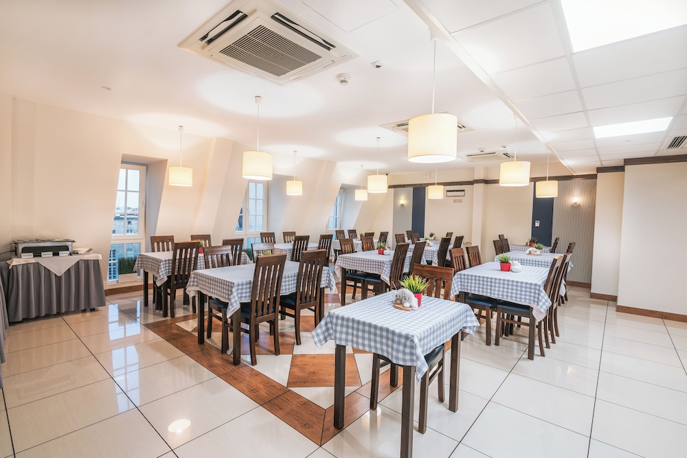 Hotel Piast 37/50