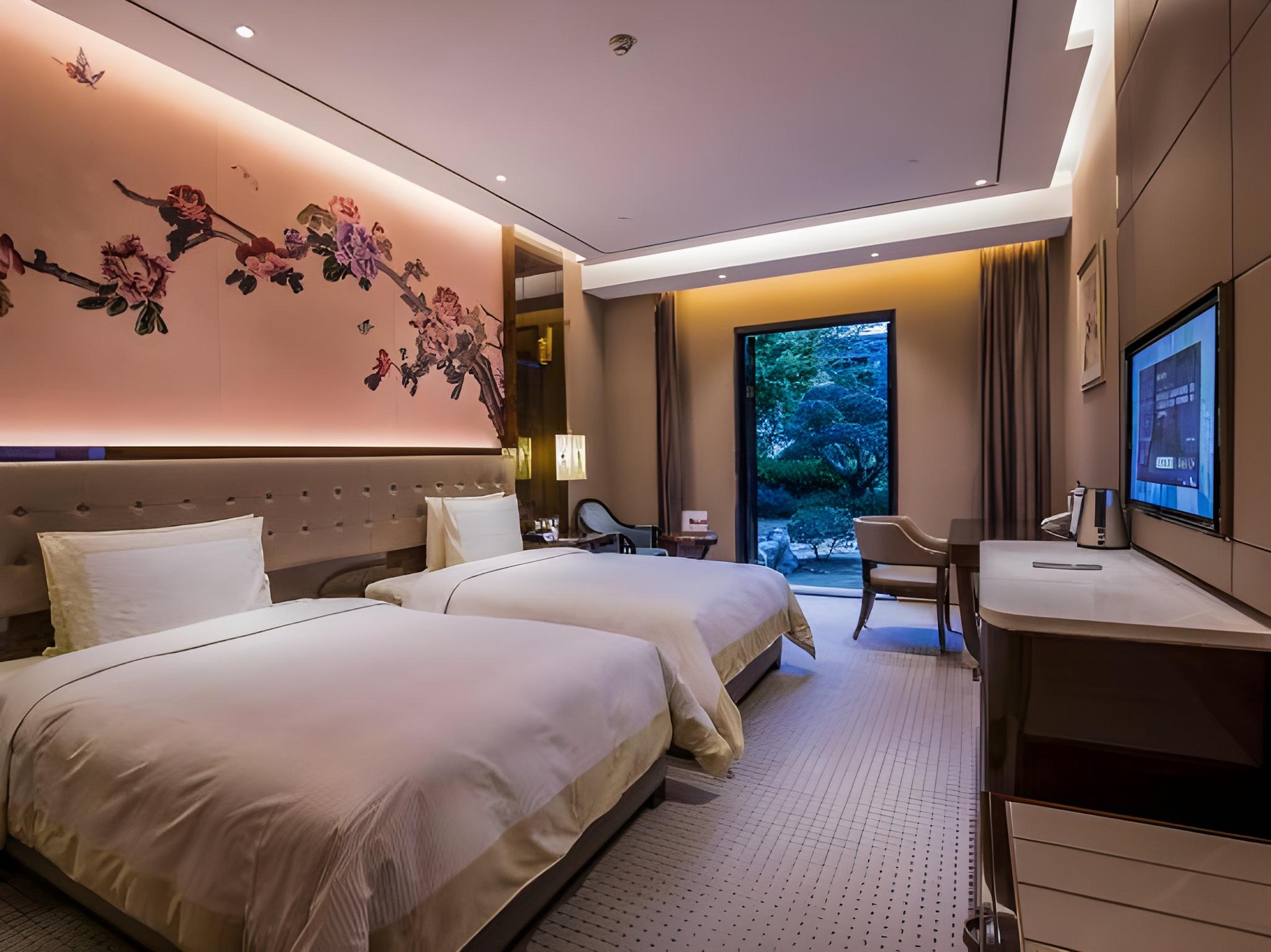 Boutique, Twin Beds, Private Garden