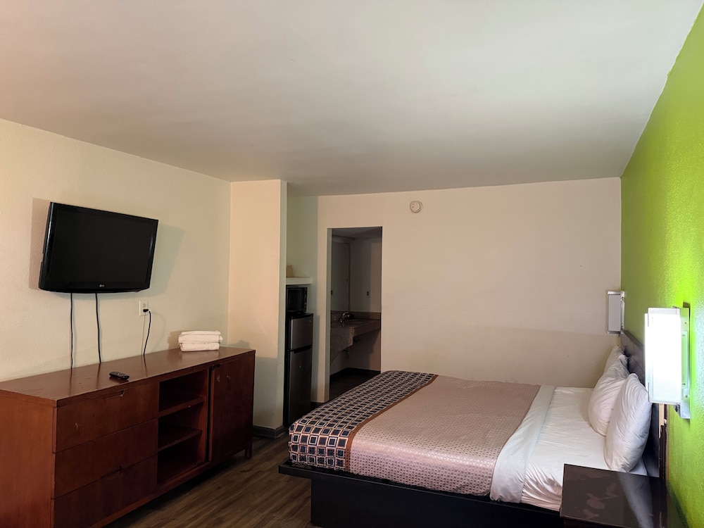 Budgetel Inn and Suites Fort Gordon Augusta 16/50
