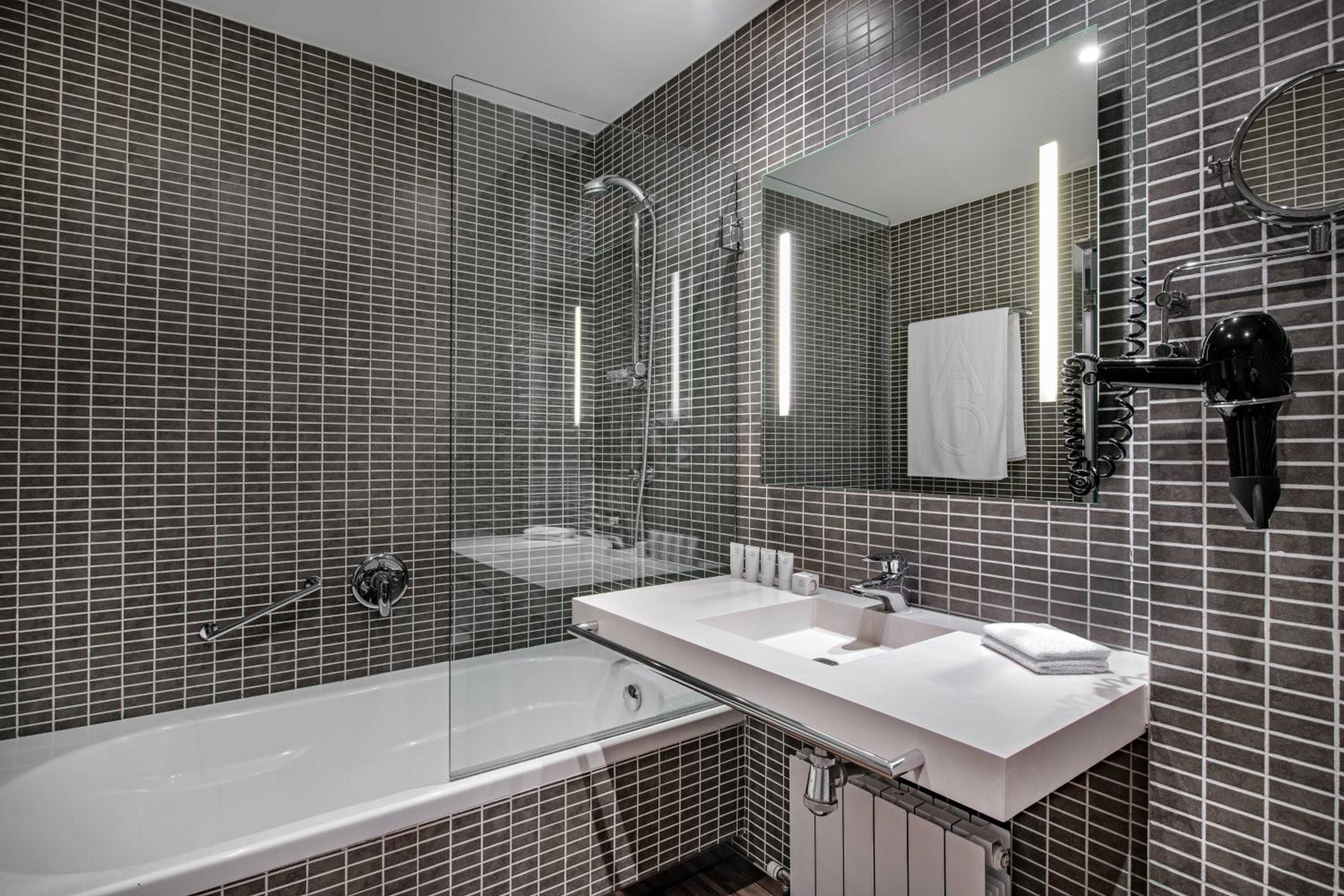 Plus, Standard, King Bed, City View، AC Hotel Burgos by Marriott 10/15