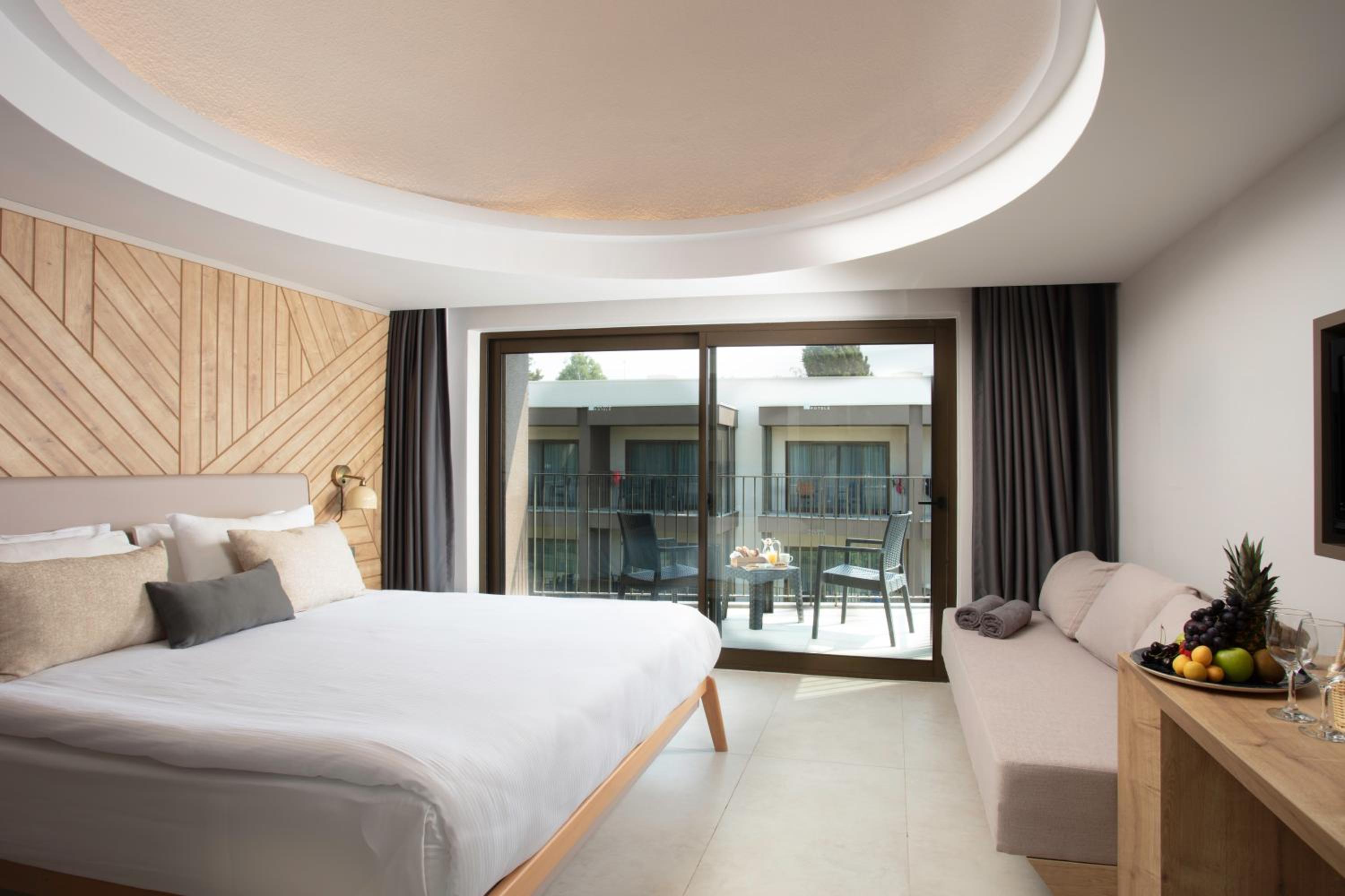 Family Suite, Double Bed, Land View