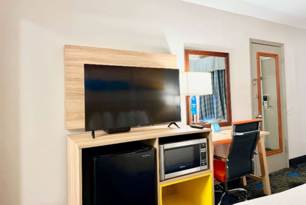 Days Inn by Wyndham Greenville AL 20/33