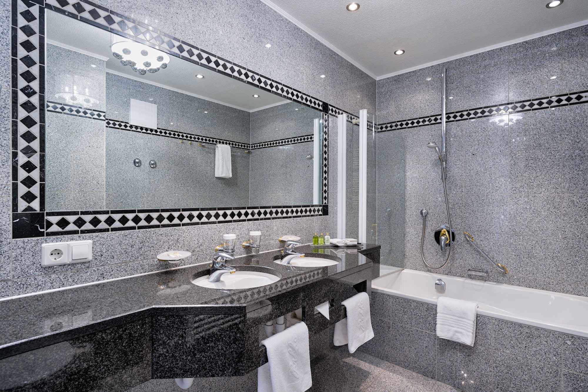 جناح جونيور كلاسيكي بسرير مزدوج، Parkhotel Adler 7/8