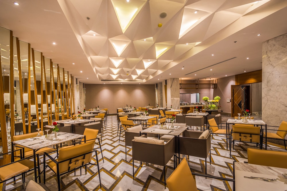 Grand Plaza Hotel King Fahad 36/50