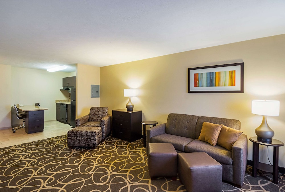 MainStay Suites Fargo - I-94 Medical Center 26/41