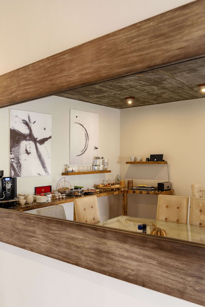 Organic Square Guesthouse 12/65