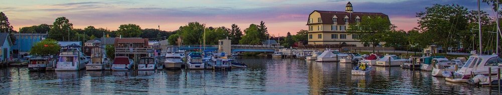Old Harbor Inn 43/50