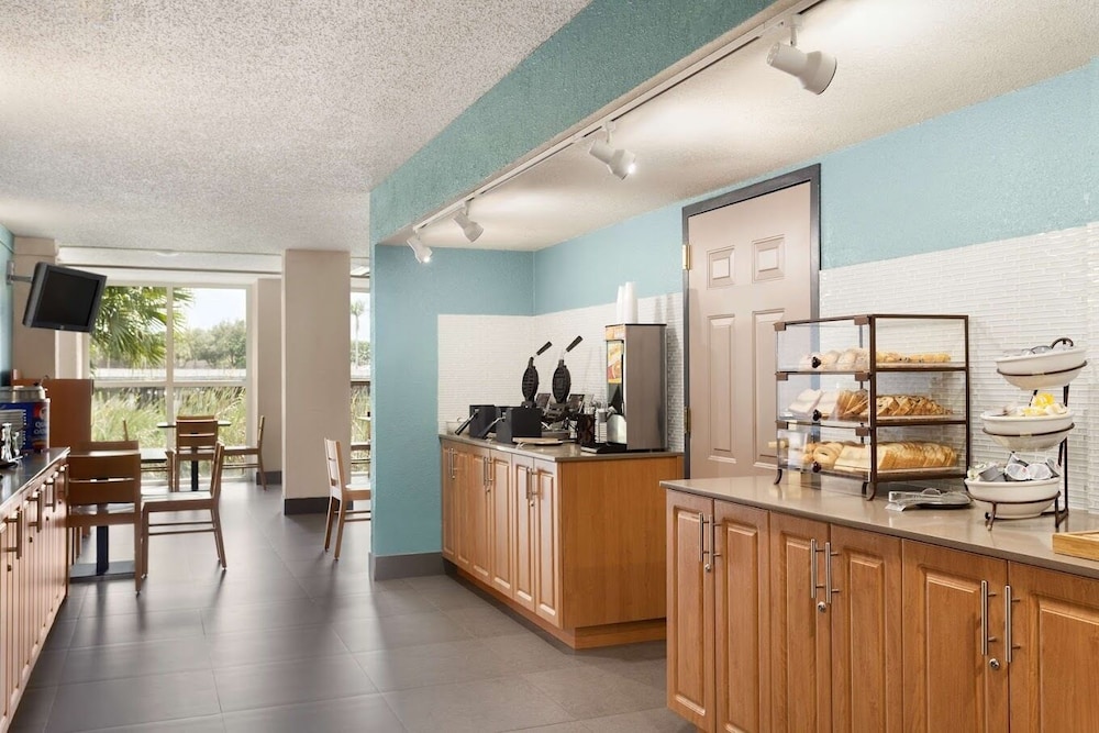 The Palms Inn & Suites 20/45