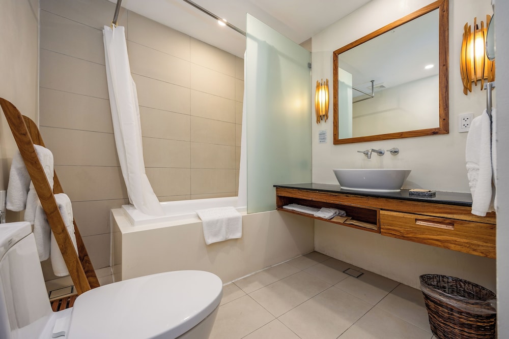 Bluewater Maribago Beach Resort 49/50