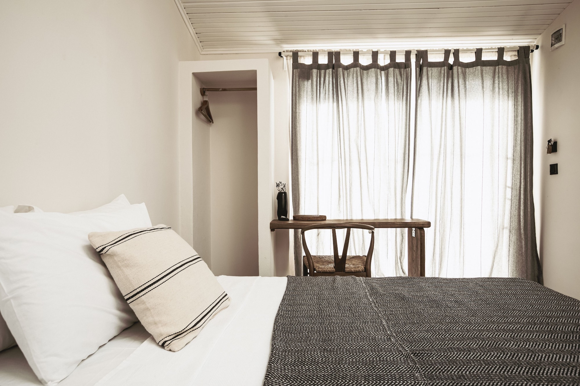 1 BEDROOM, DESIGN, QUADRUPLE