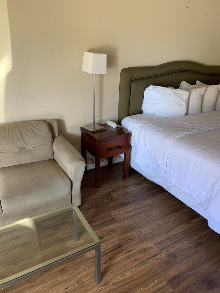 Smokey Point Motor Inn 50/69
