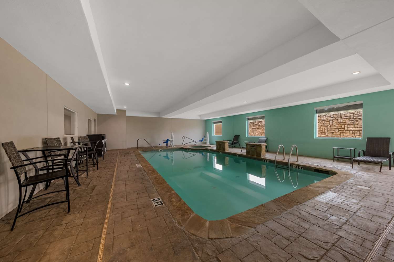 Best Western Bowie Inn and Suites 24/43