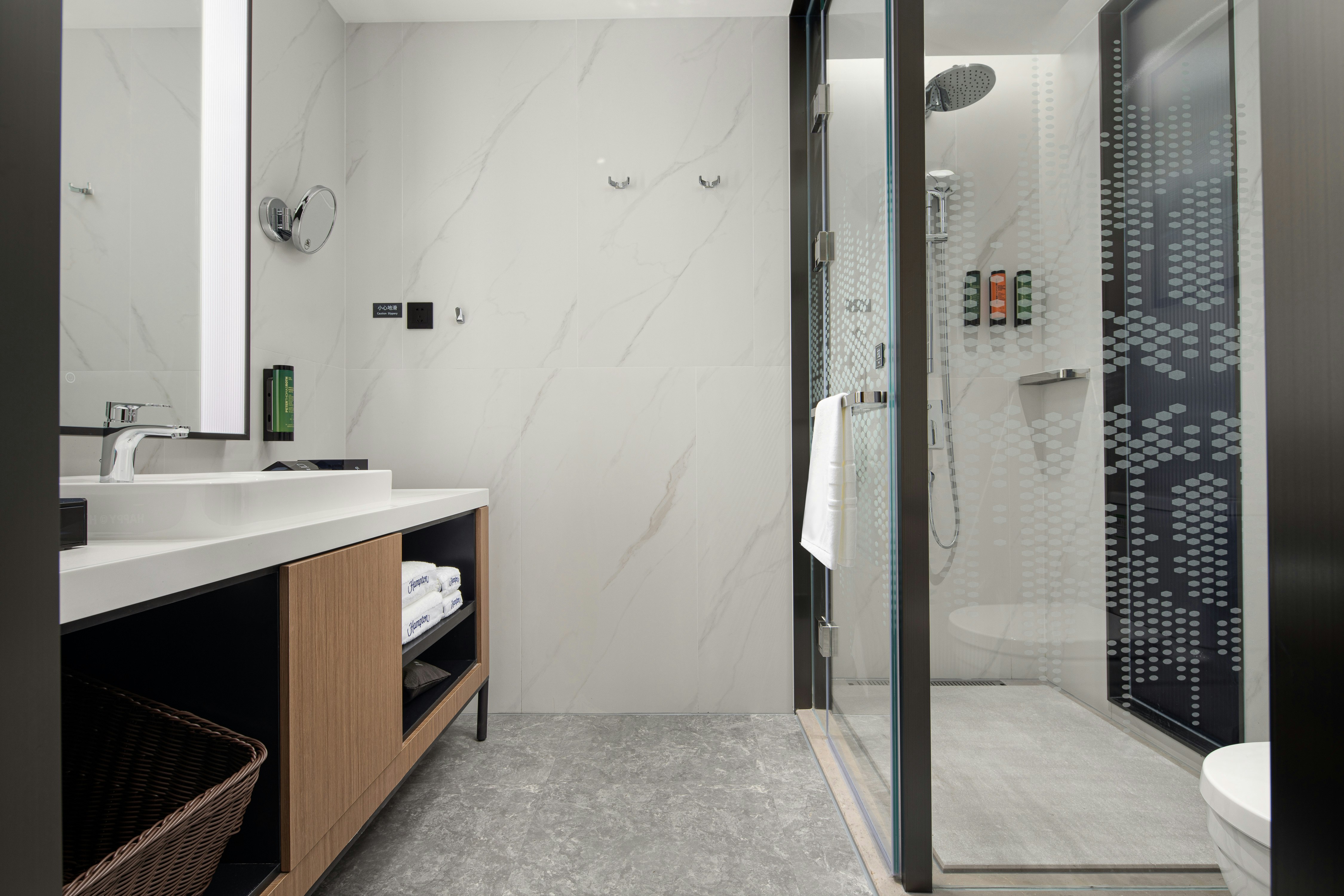 HAMPTON BY HILTON GUANGZHOU XINTANG 45/48