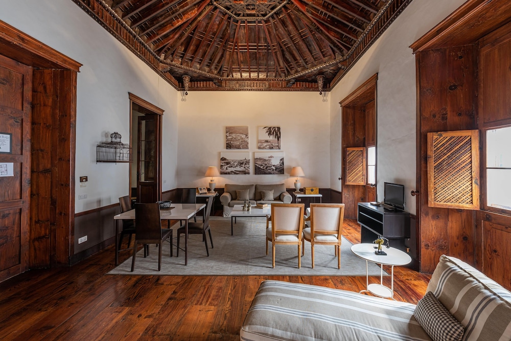 ISLA BAJA SUITES 57/72