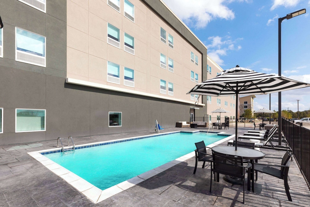 La Quinta Inn & Suites by Wyndham Austin Parmer Tech Ridge 21/24