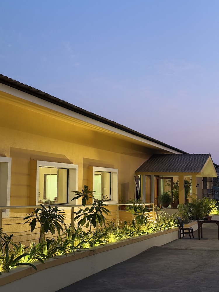 Mystic Valley Spa Resort 1/50