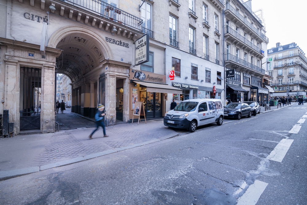 Hotel des Arts cite Bergere 27/31