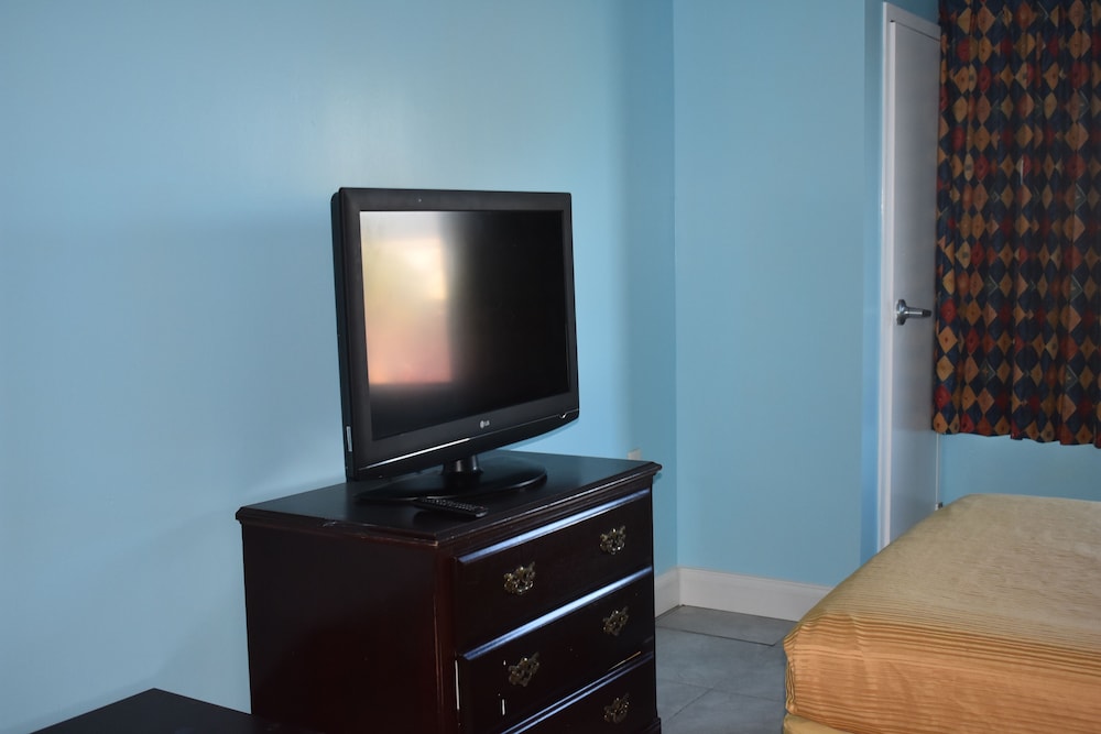 Guest Cottage & Suites 52/60