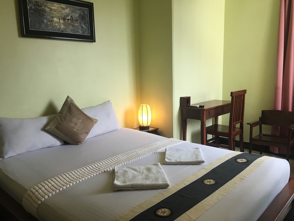Star Wood Inn 7/40