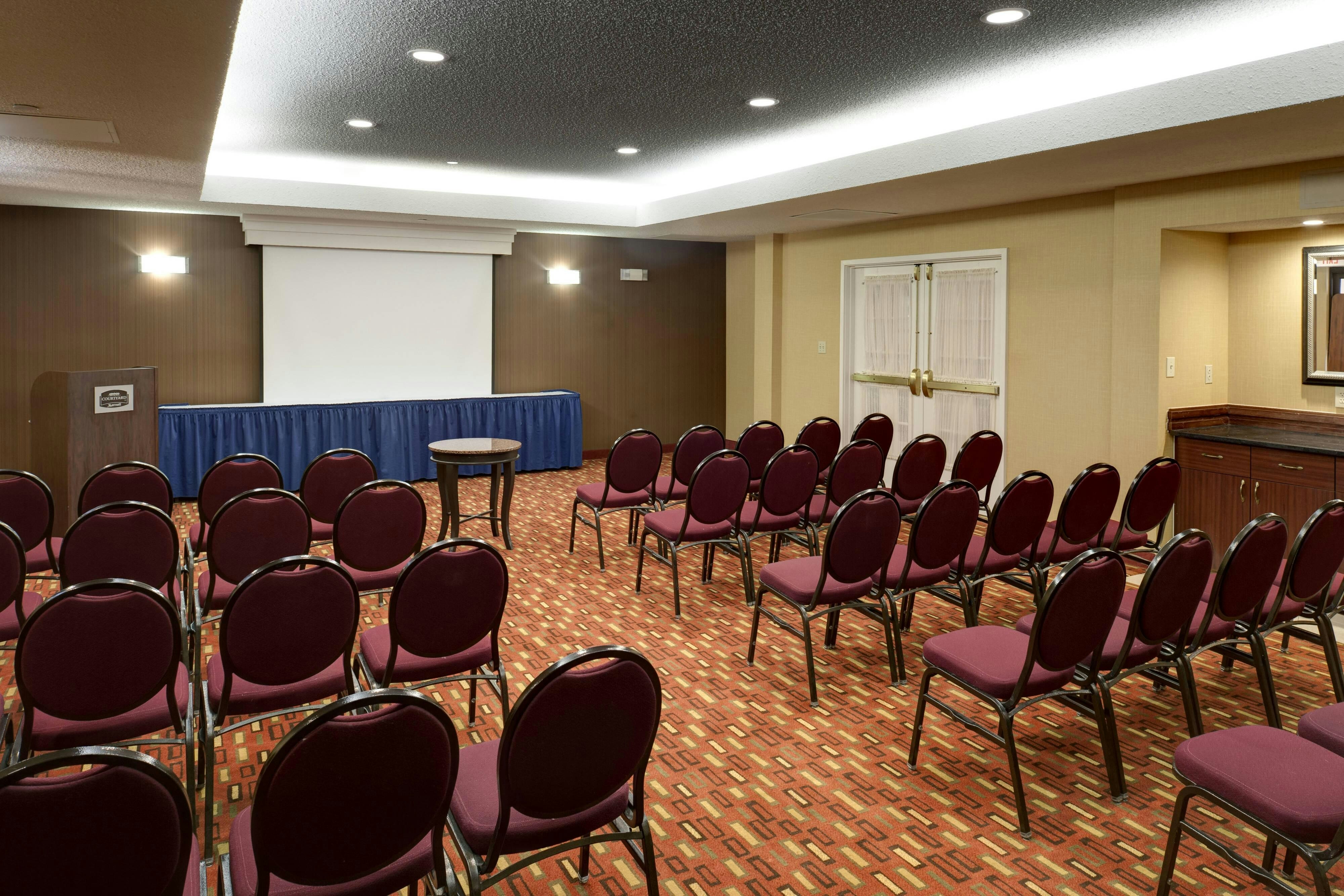 Courtyard By Marriott Harrisonburg 33/41