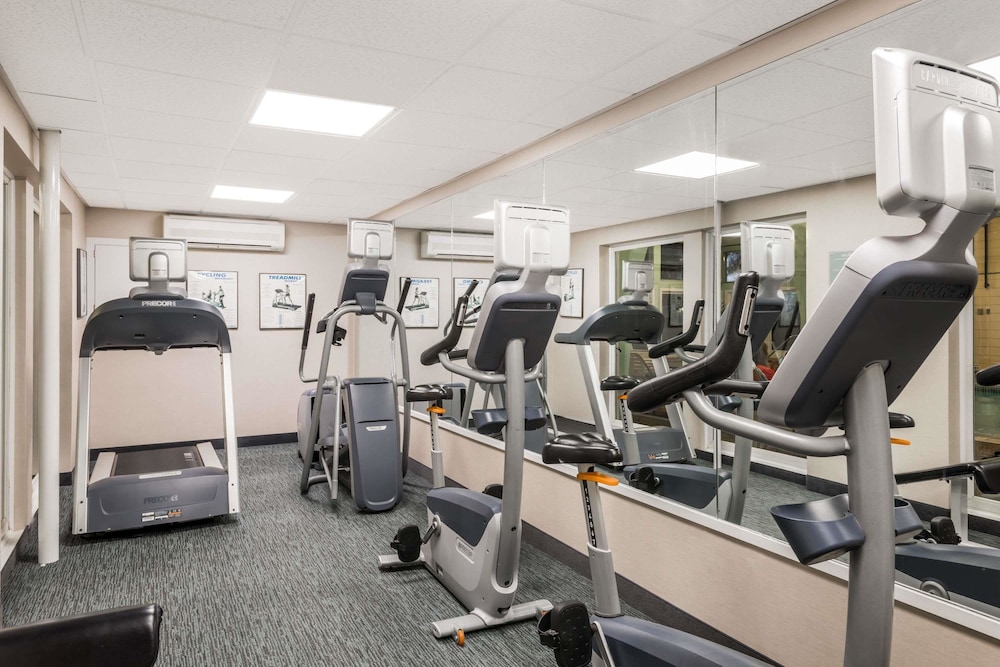 Howard Johnson by Wyndham Middletown Newport Area 11/22