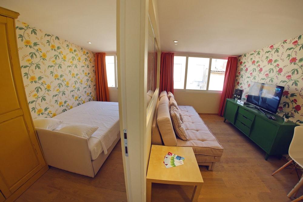 Design, Tower, Studio, Suite, Double Bed, Sofa