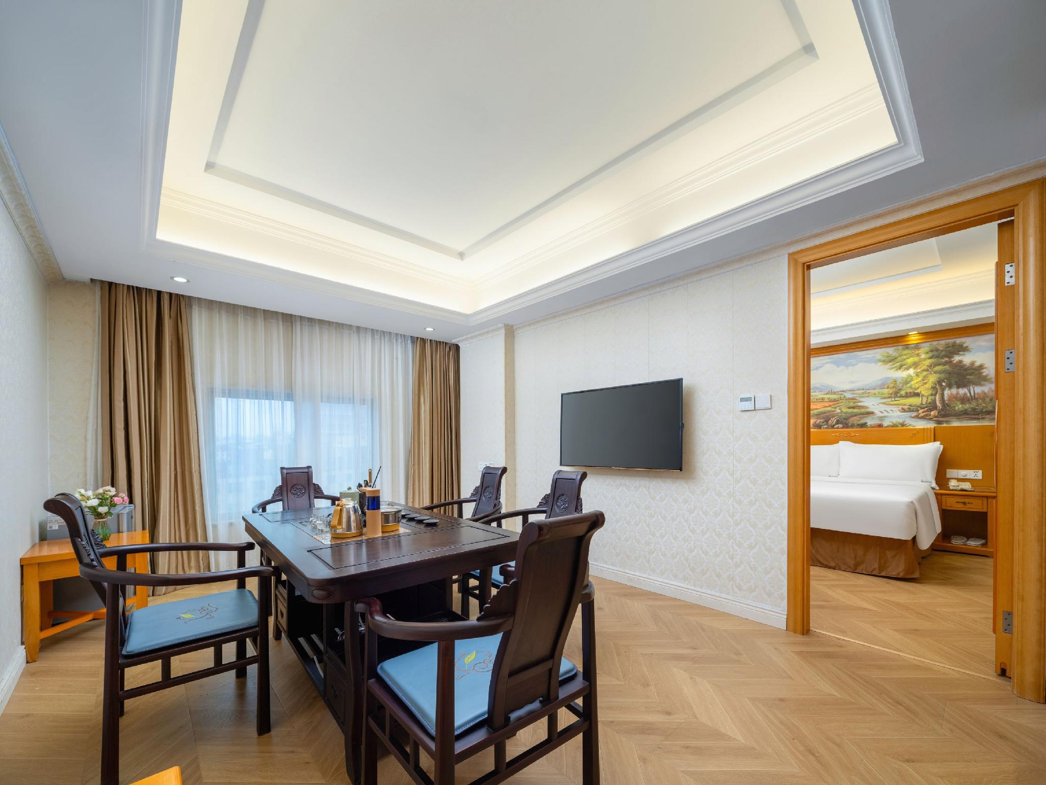 Vienna Hotel (Shenzhen Longhua Dalang Clothing Base) 51/54