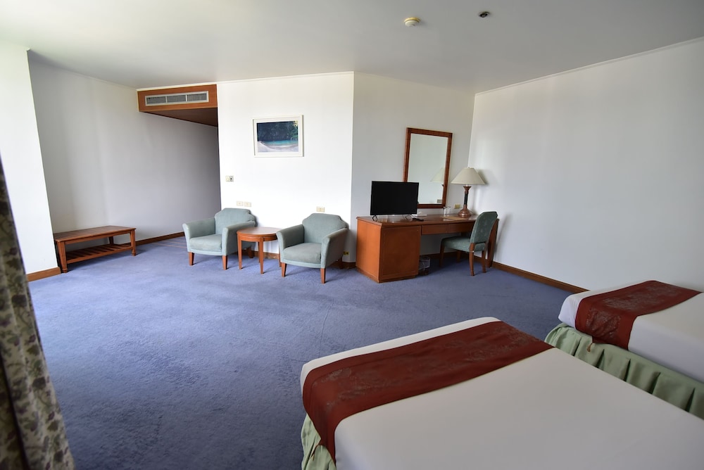 Thumrin Thana Hotel 11/71