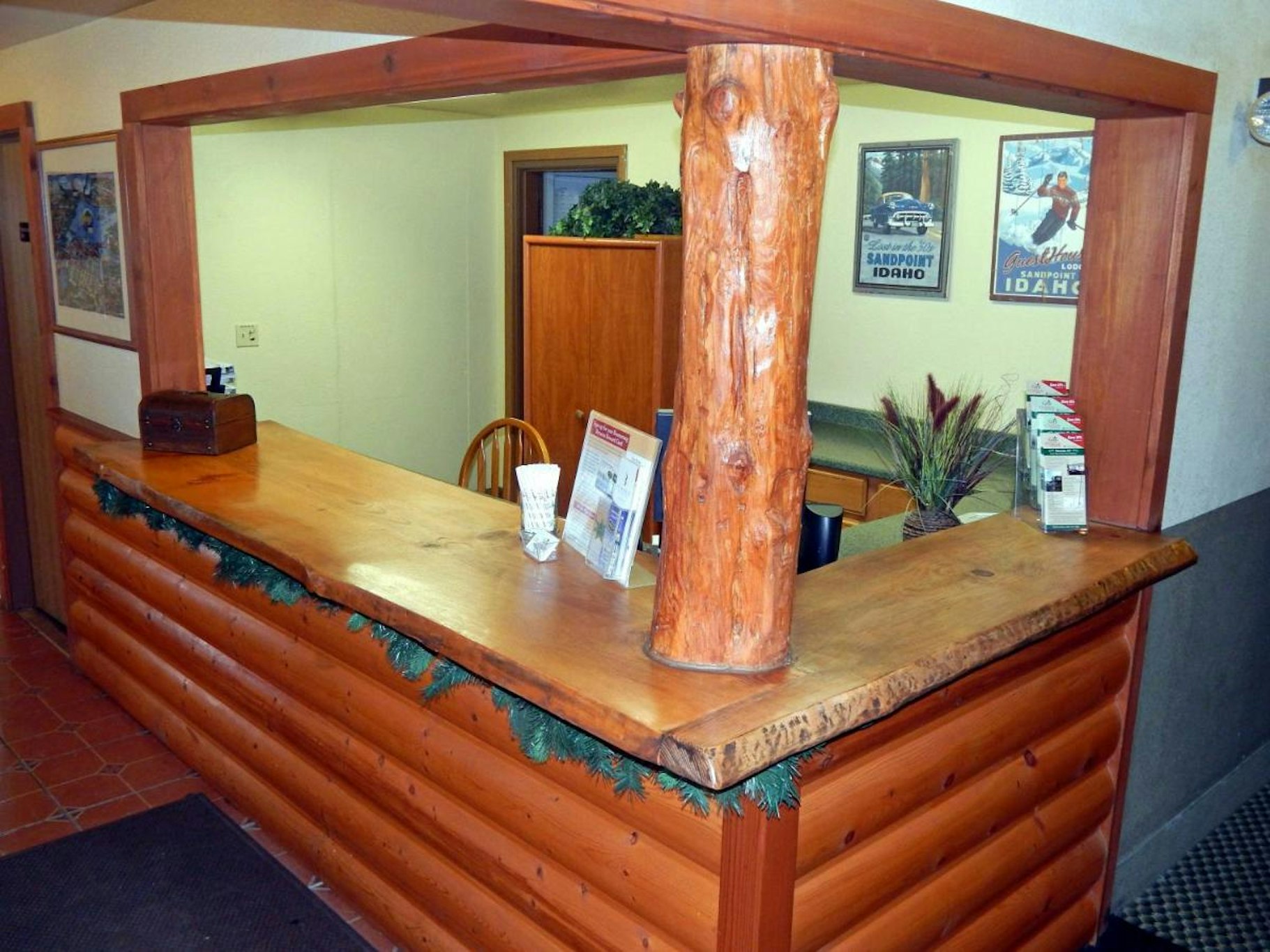 FAIRBRIDGE INN & SUITES - SANDPOINT 4/14
