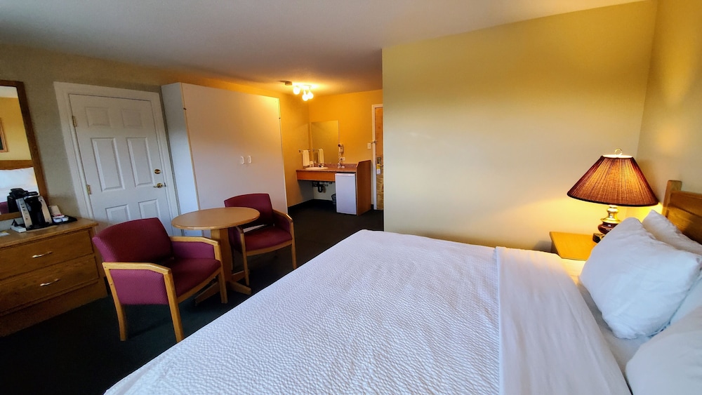 Days Inn by Wyndham Penticton Conference Centre 10/40
