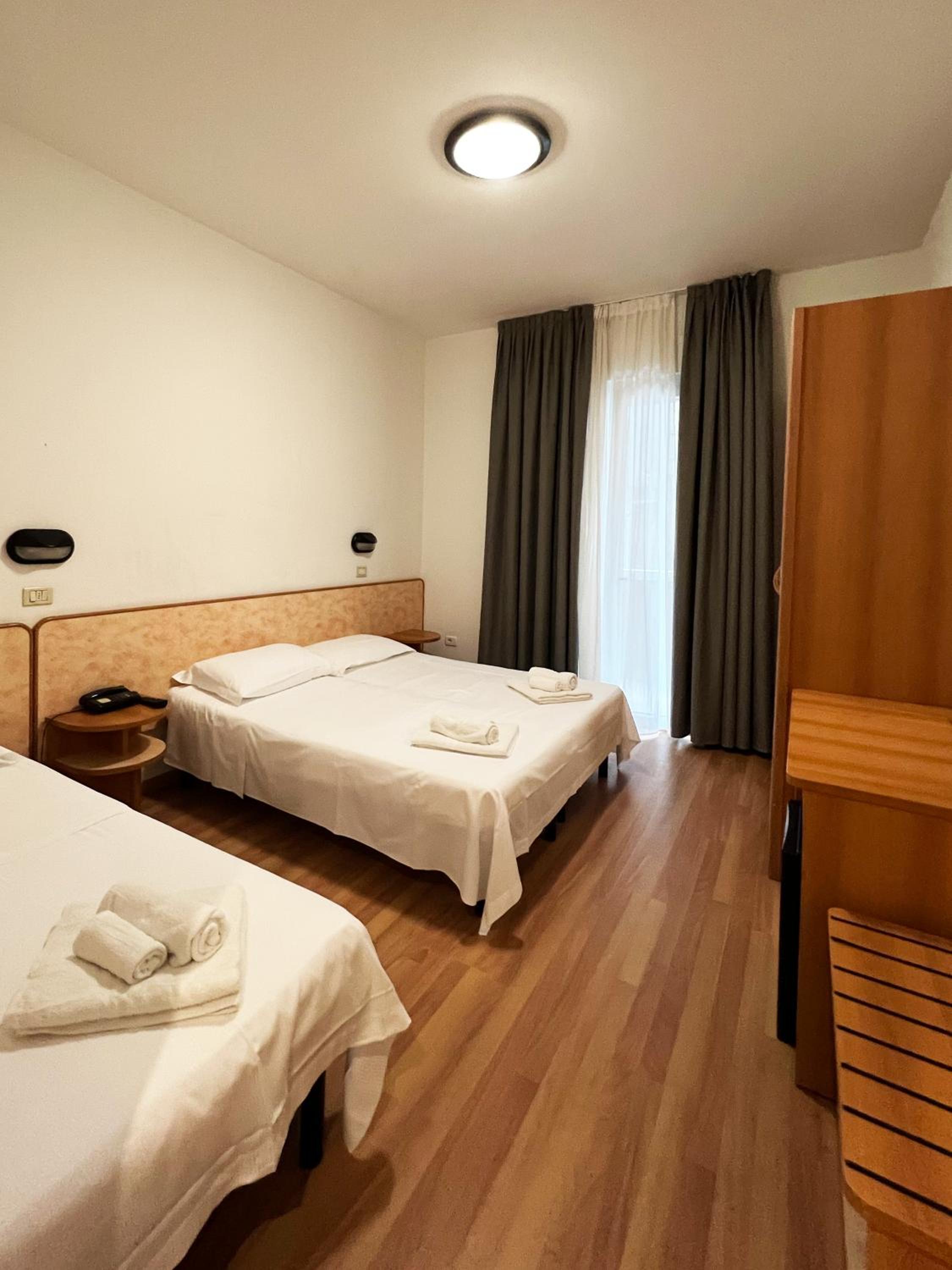 Hotel Little 8/57