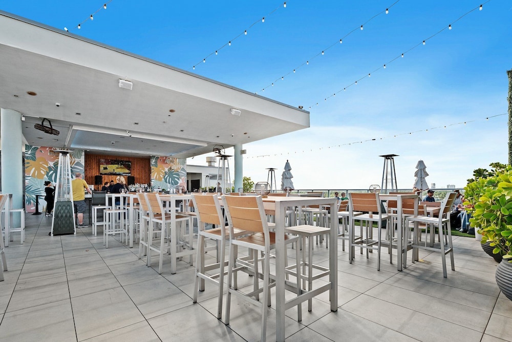 CH Luxury Condos & Studios On The Beach 48/50