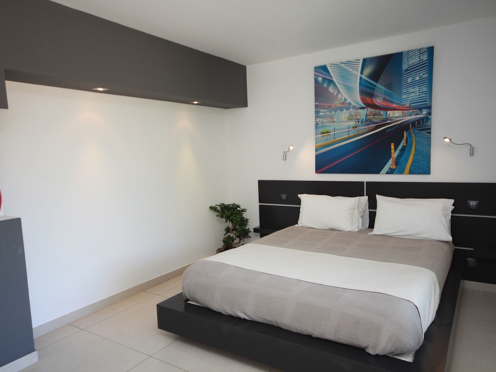 Parentale, Suite, Queen and Twin Beds, Private Bathroom