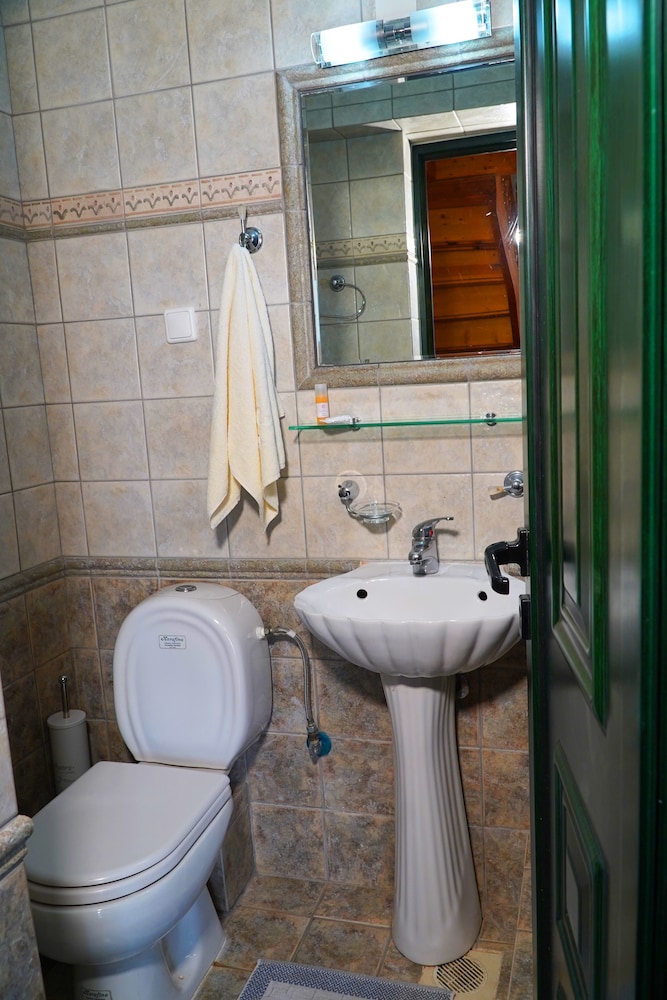 Vasilaras Hotel 50/50