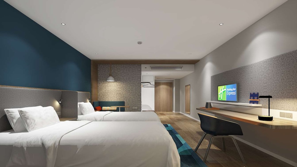 Holiday Inn Express Shanghai Hongqiao North 24/70