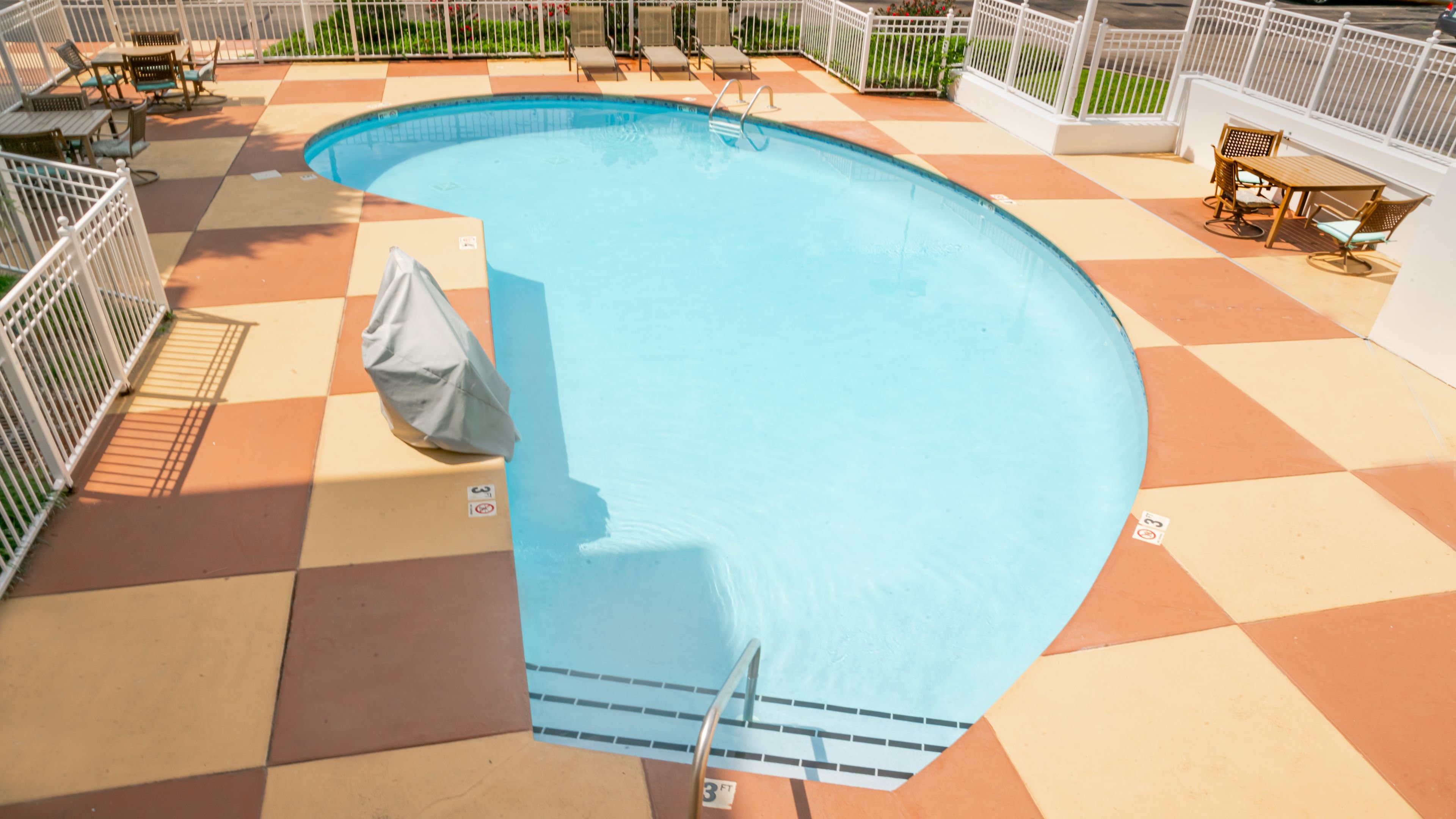 Holiday Inn Express And Suites Pigeon Forge Sevierville 31/49