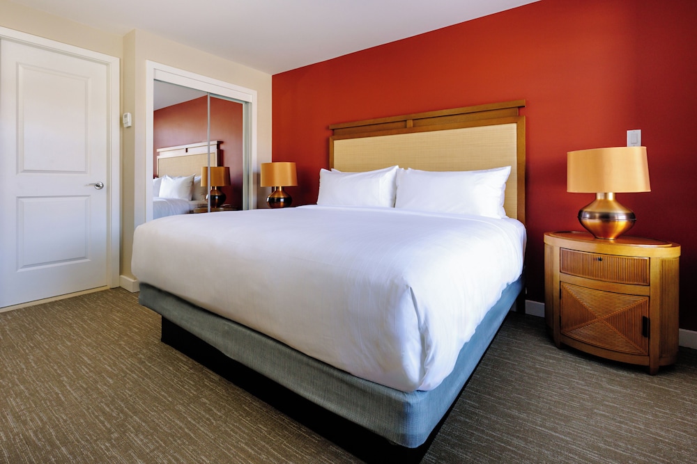 1 Bedroom, Condo, Plus, Suite, King Bed, City View, Sofa, Den