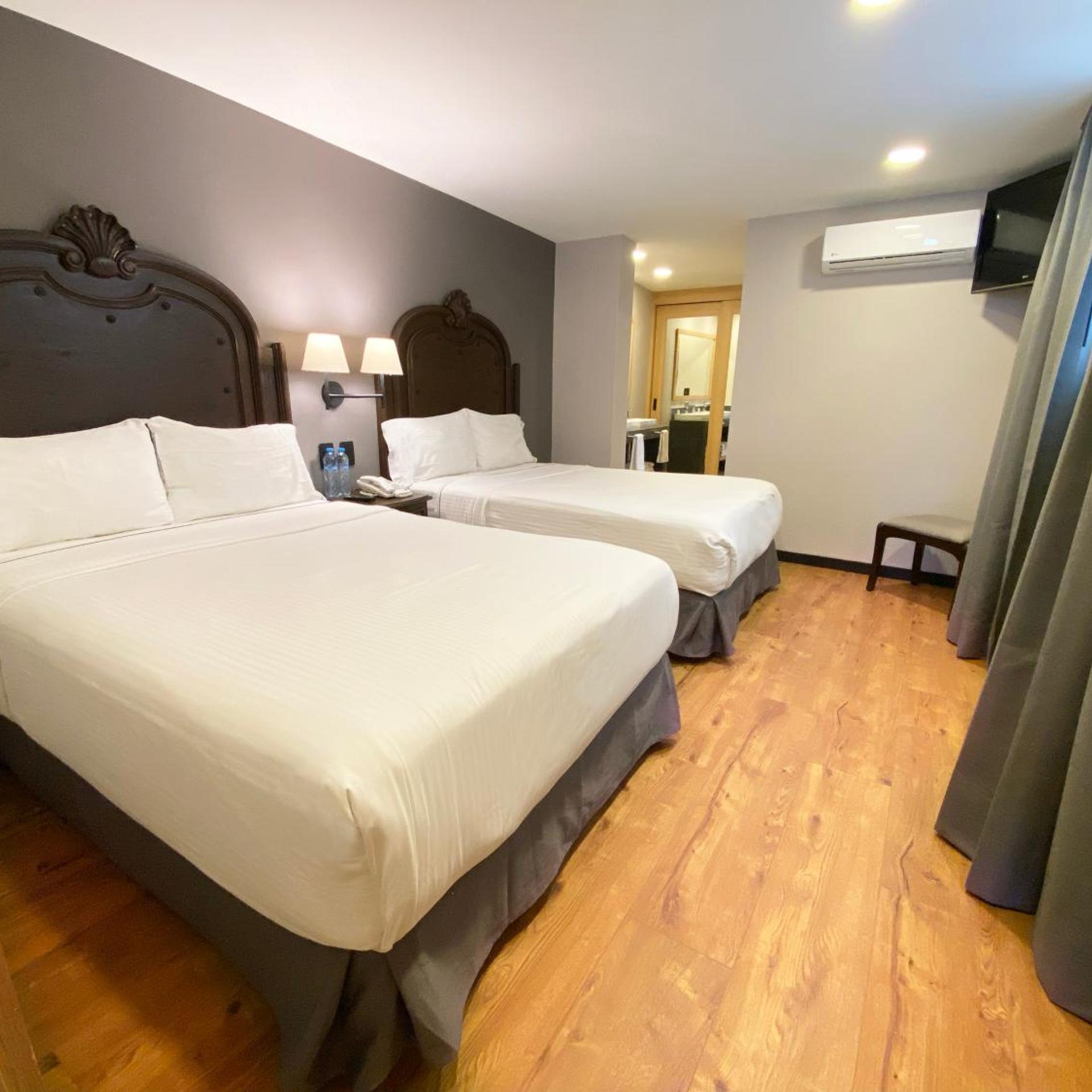 Deluxe, 2 Double Beds