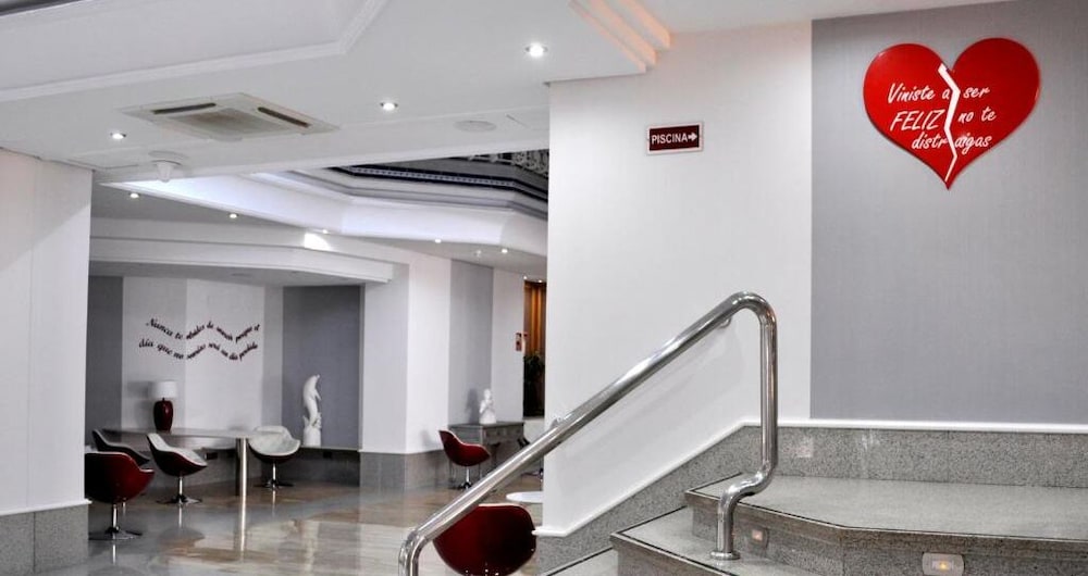 Delfines Hotel & Suites 9/39