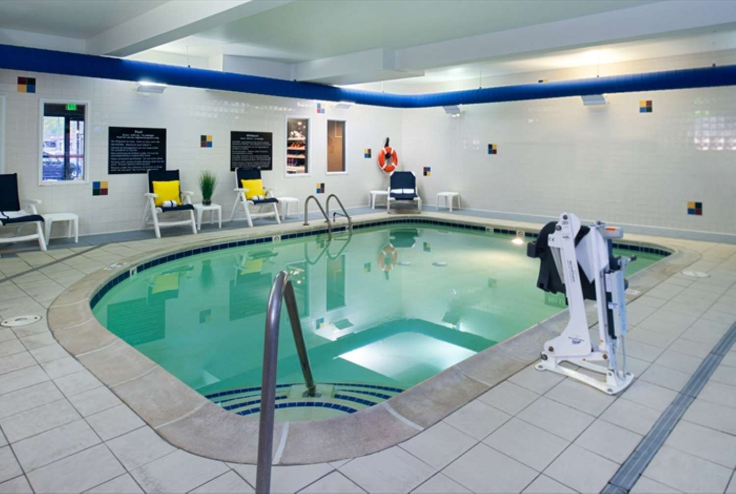 swimming pool spa