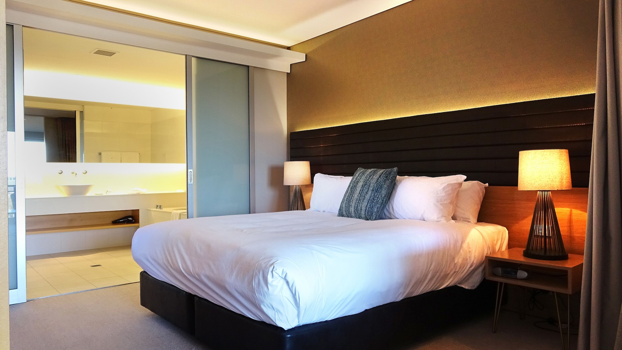 2 Bedrooms, Suite, 2 King Beds, Valley View, Adult Only، Avani Cypress Lakes Resort 2/5