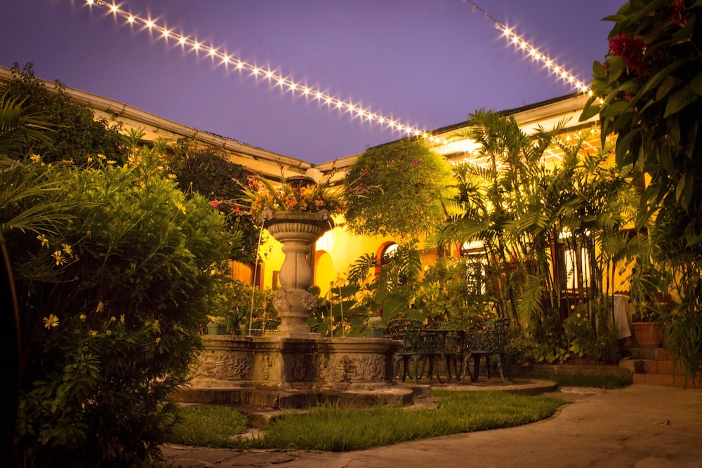 Hotel Casa Antigua 42/50
