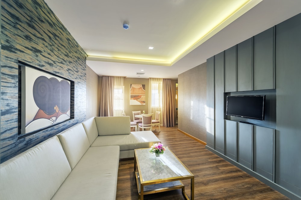 Royal Rattanakosin Hotel 45/63