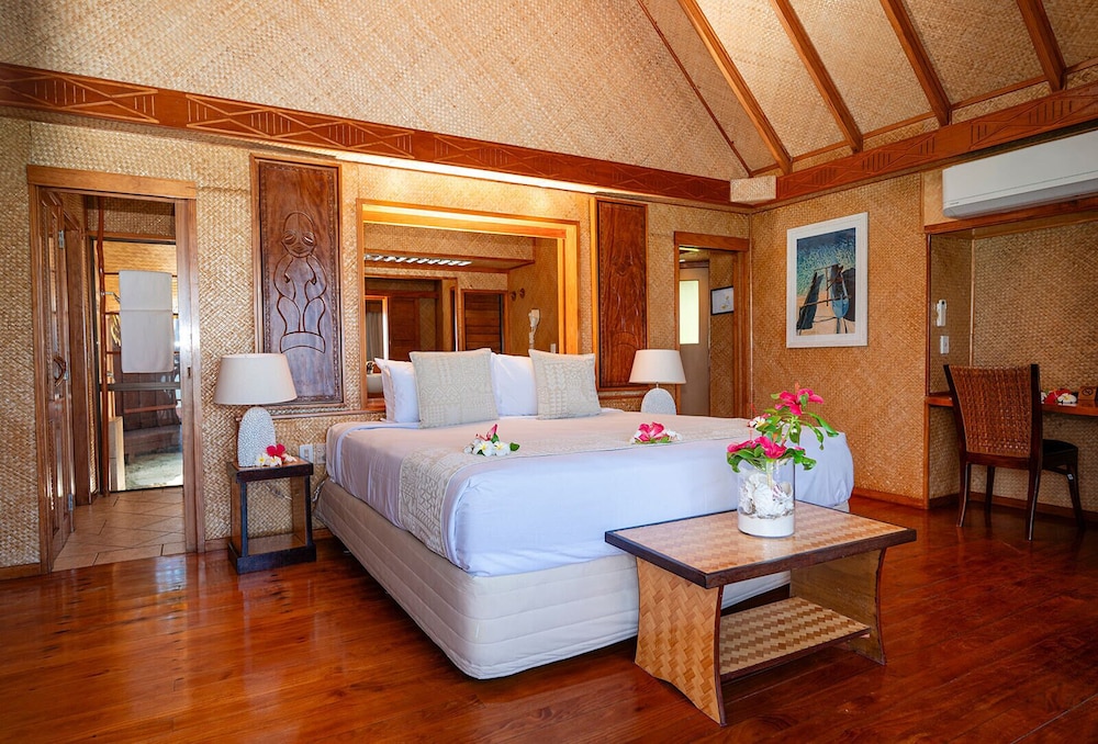 Overwater, Bungalow, King Bed