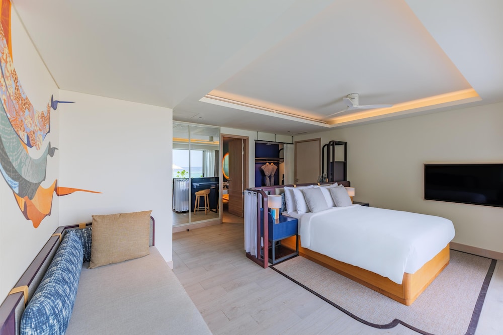 Avani+ Fares Maldives Resort 94/164