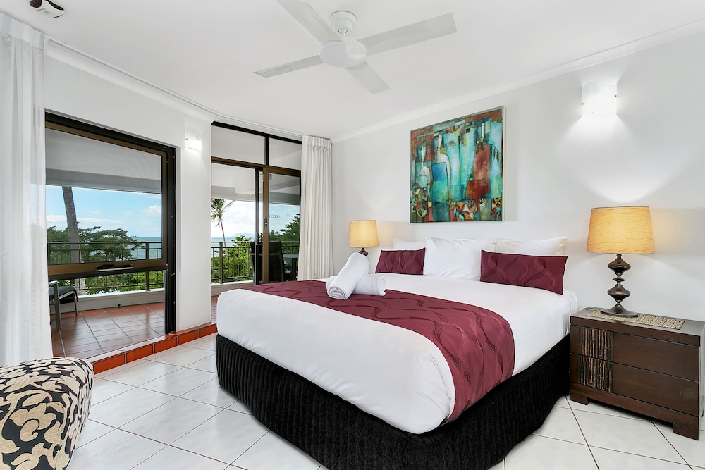 Roydon Beachfront Holiday Apartments 11/50
