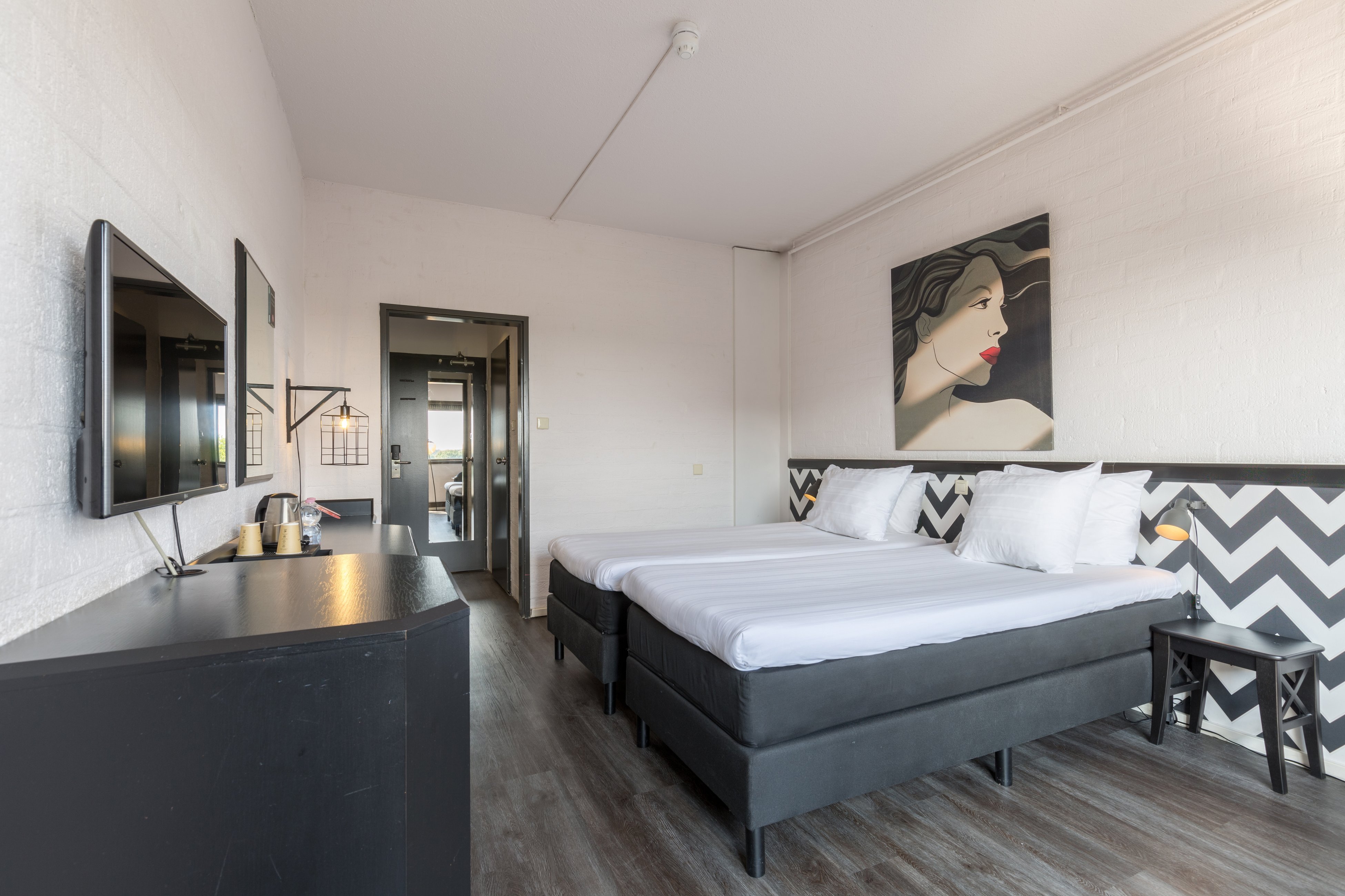 Comfort, Twin Beds