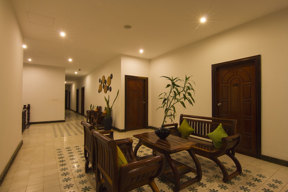 Apsara Centrepole Hotel 49/74